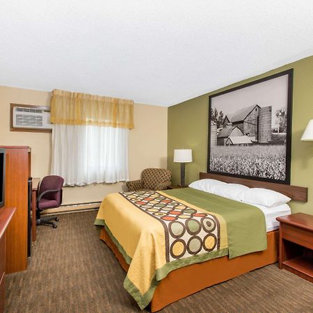 Super 8 By Wyndham Fairmont Ξενοδοχείο Εξωτερικό φωτογραφία